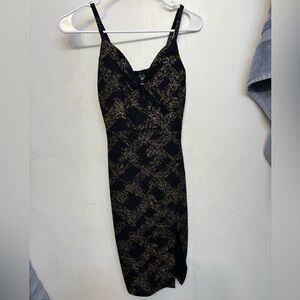 Windsor Navy Blue & Gold Form Fitting Dress With Leg Slit Woman’s Size Small